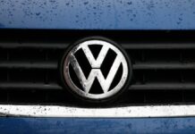 Sindicato y VW logran preacuerdo de aumento global de 10.4%