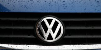 Sindicato y VW logran preacuerdo de aumento global de 10.4%