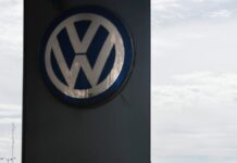 Volkswagen destaca acuerdo con sindicato como señal de estabilidad