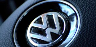 Volkswagen ofrece aumento del 10.04%; solo 4.30% va directo al salario