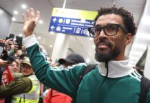 Vozinha llega a Chile para sumarse a Colo Colo tras días de incertidumbre