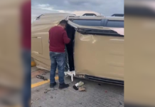 Camioneta vuelca tras ser embestida por tráiler en la Puebla-Orizaba