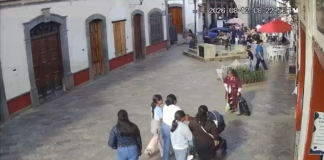 Zacatlán atiende accidente vehicular con personas lesionadas