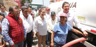 Refuerzan abasto de agua con 100 pipas para familias poblanas