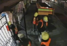 Sujetos disfrazados de trabajadores asaltan a comerciante en Puebla