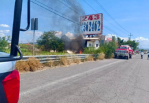 Camioneta se incendia en la federal Izúcar de Matamoros-Atlixco
