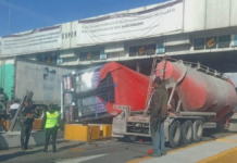 Camión choca contra caseta de Esperanza y deja un herido