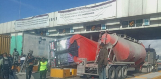 Camión choca contra caseta de Esperanza y deja un herido