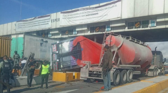 Camión choca contra caseta de Esperanza y deja un herido