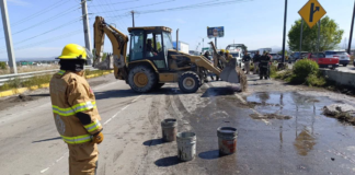 Derrame de combustible provoca cierre en Periférico Ecológico