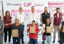 Entregan 2 mil 322 despensas a familias del Barrio de Analco