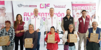 Entregan 2 mil 322 despensas a familias del Barrio de Analco