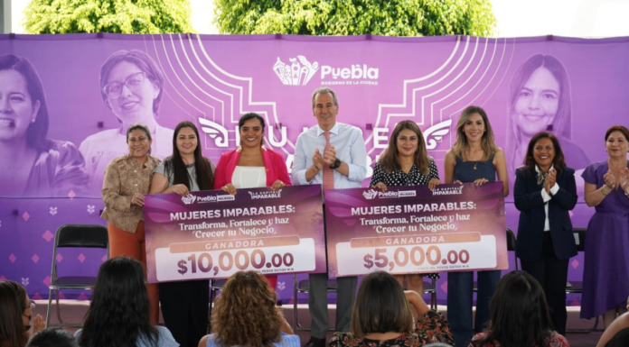 Pepe Chedraui entrega apoyos económicos a 31 emprendedoras