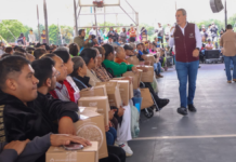 Entregan más de 10 mil despensas a familias del sur de Puebla