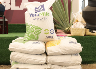 Entregan fertilizante a 380 productores de Huatlatlauca