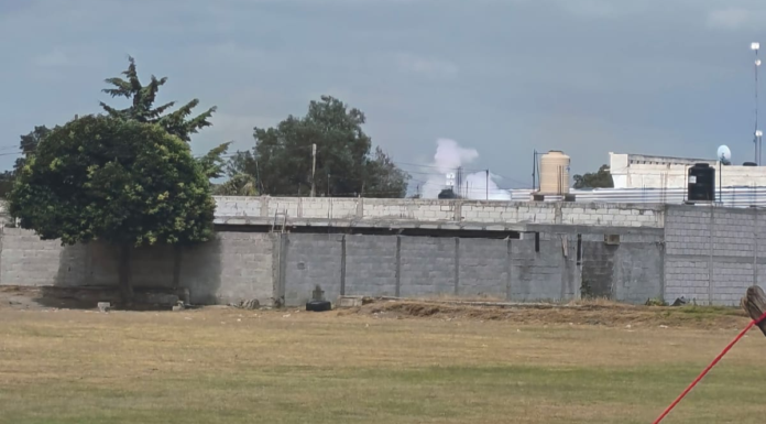 Fuga de gas LP causa alarma en barrio de Tepeaca