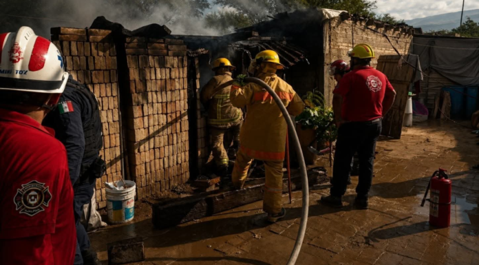 Incendio consume vivienda por completo en Ajalpan