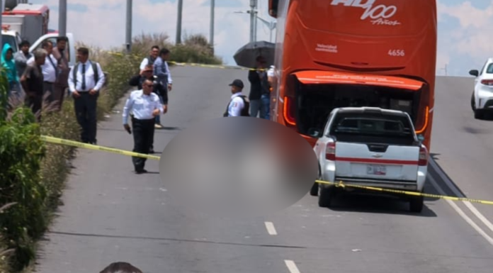 Mecánico muere aplastado por autobús en bulevar Carmen Serdán