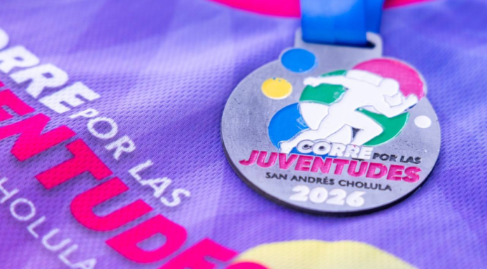 Presentan playera y medalla de la carrera “Corre por las Juventudes 2026”