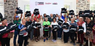 SEDIF entrega uniformes a delegación poblana para Olimpiadas de Oro 2026