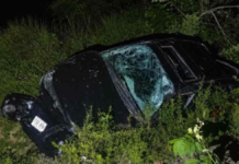 Vehículo cae a barranco en Pantepec y deja dos muertos