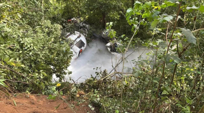 Pipa de gas LP vuelca y deja un lesionado en Huauchinango