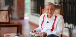 AMLO reaparece con videomensaje y libro “Pueblo”