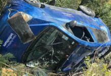 Conductor estuvo a punto de caer a barranco en la Tecali-Valsequillo