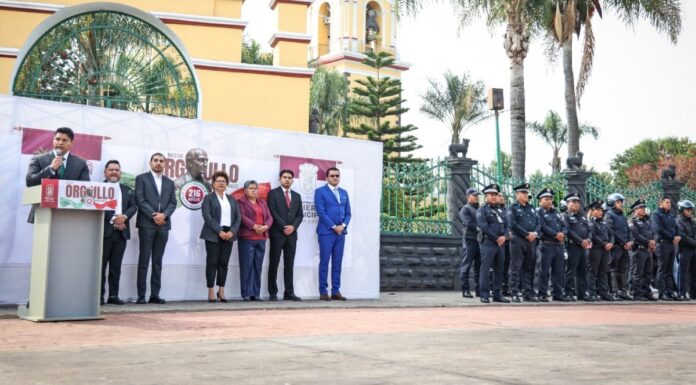 Omar Muñoz coloca Bando Solemne en Cuautlancingo y da inicio a Fiestas Patrias