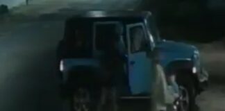 A mano armada roban camioneta a familia en Lomas de Angelópolis