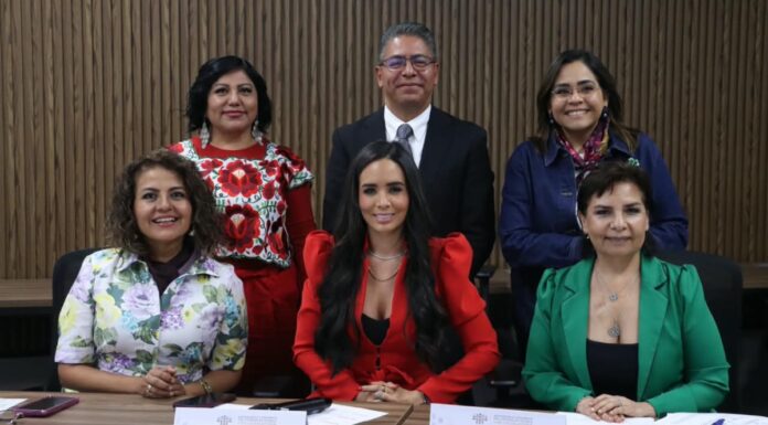 Aprueban exhorto para proteger a adultos mayores durante cobro de pensión