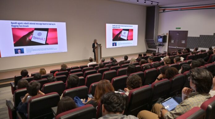 UDLAP y TRI debaten desarrollo de IA centrada en la humanidad
