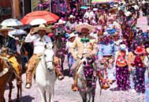 Tonantzin Fernández encabeza desfile patrio en San Pedro Cholula