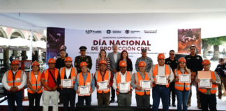 Reconocen a personal de Protección Civil de Puebla por su labor