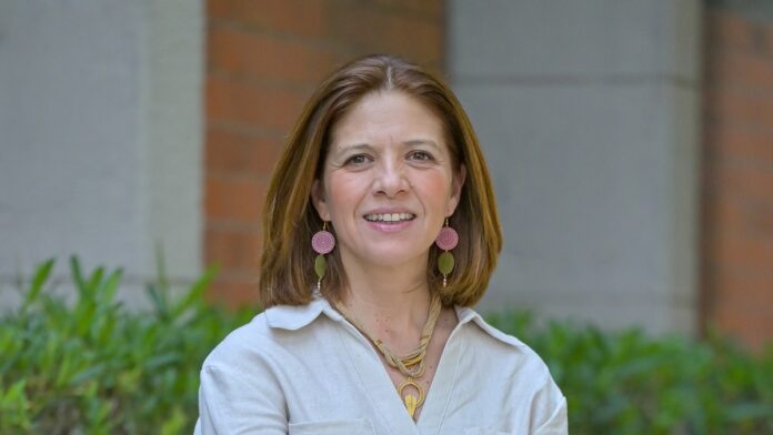 Dra Elizabeth