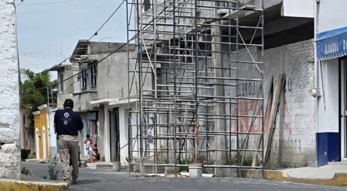 Trabajador cae del tercer piso de una construcción en Nopalucan