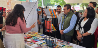 Texmelucan impulsa la lectura con Feria del Libro en el zócalo
