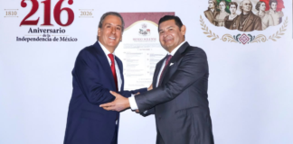 Colocan Bando Solemne 2026 en el Palacio Municipal de Puebla