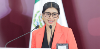 “La Bonita” renuncia a su cargo para ir por la alcaldía de Puebla