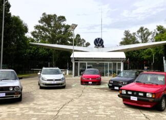 VW realiza homenaje a las cuatro generaciones del Golf producidas en Puebla