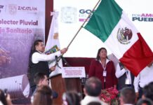 Armenta da Grito de Independencia en Zacatlán