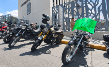 Seguirá suspendida colocación de chips de la “Ley Casco” en Puebla
