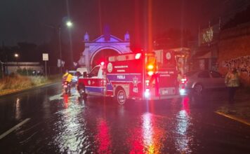 Lluvia en Puebla deja apagones, inundaciones y caída de árboles