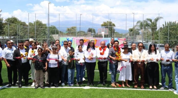 Ariadna Ayala entrega multideportivo en San Jerónimo Coyula