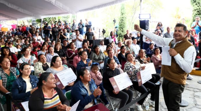 Armenta entrega 6.8 mdp para proyectos en 19 localidades