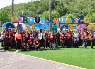 Tere Alfaro acompaña a más de 600 adultos mayores a parque acuático