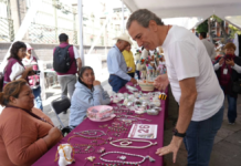 Pepe Chedraui promueve productos locales y artesanías poblanas