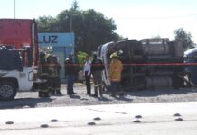 Pipa de gas LP vuelca en inmediaciones del Hospital General de Tepeaca