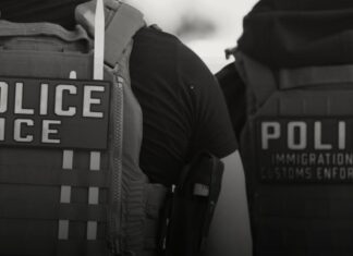 Logran comunicación entre poblano detenido por ICE en EU y su madre