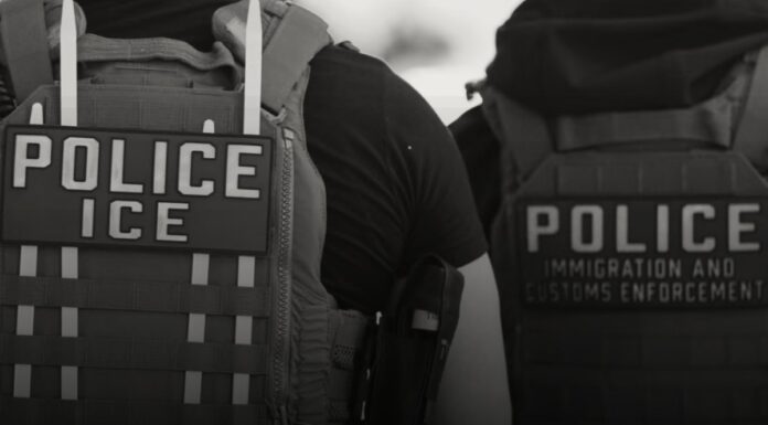 Logran comunicación entre poblano detenido por ICE en EU y su madre